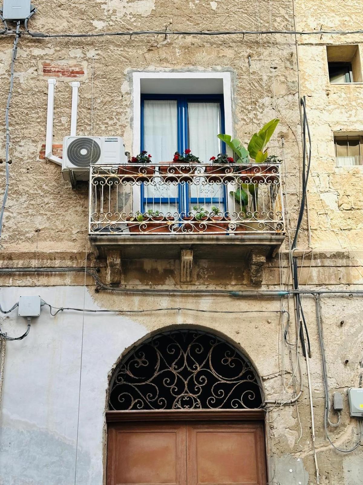 Donna Jona Apartment Trapani Exterior foto